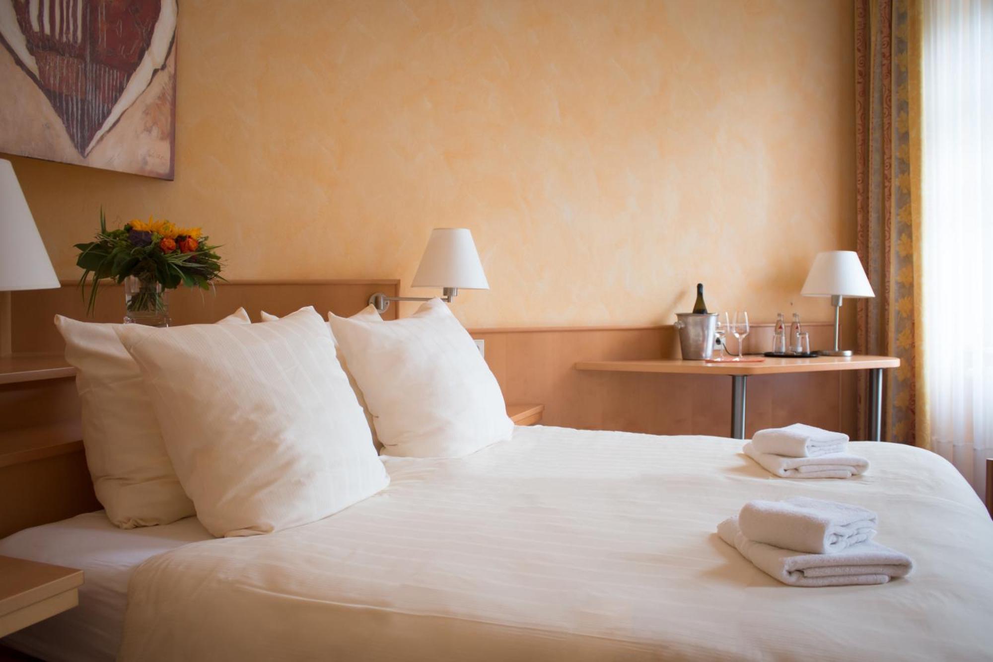 Hotel Bremerhof Kaiserslautern Rum bild
