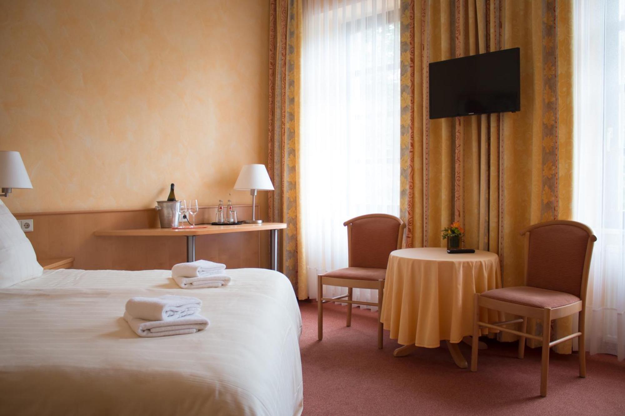 Hotel Bremerhof Kaiserslautern Rum bild